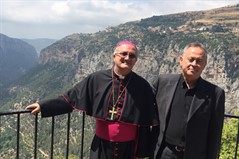 Visite de S.E. Mgr Enrico Dal Covolo, Recteur Magnifique du Latran chez le Patriarche Maronite au Dimane