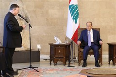 President Michel Aoun meets Father Khalil Chalfoun with a delegation