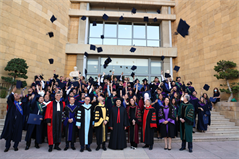 جامعة الحكمة تحتفل بتخريج طلابها والدفعة الأولى من كلية الهندسة